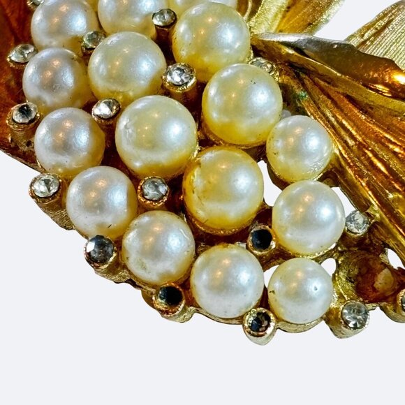 VTG Crown Trifari A Philippe Large Brooch Pearls Crystals Gold Tone 1960s - Picture 8 of 8